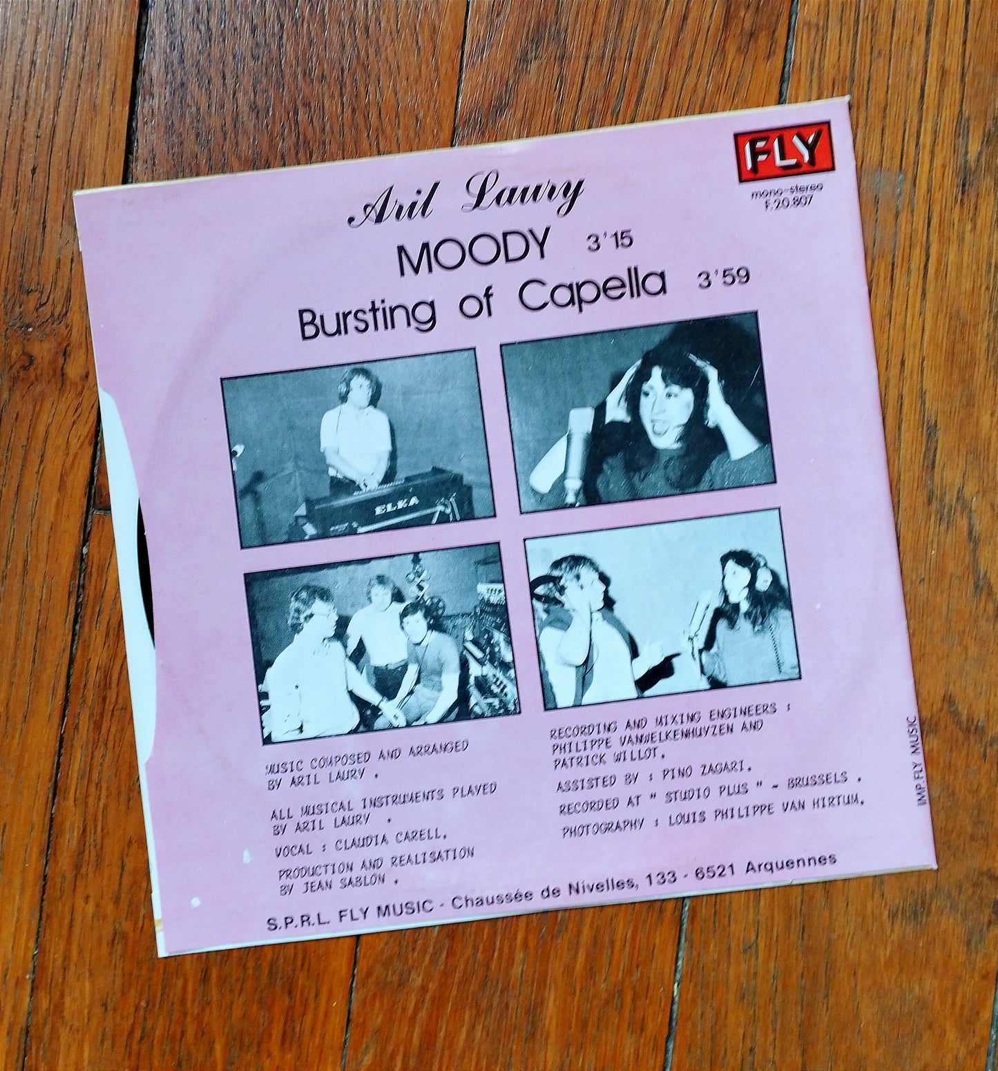 Aril Laury - Moody 7"